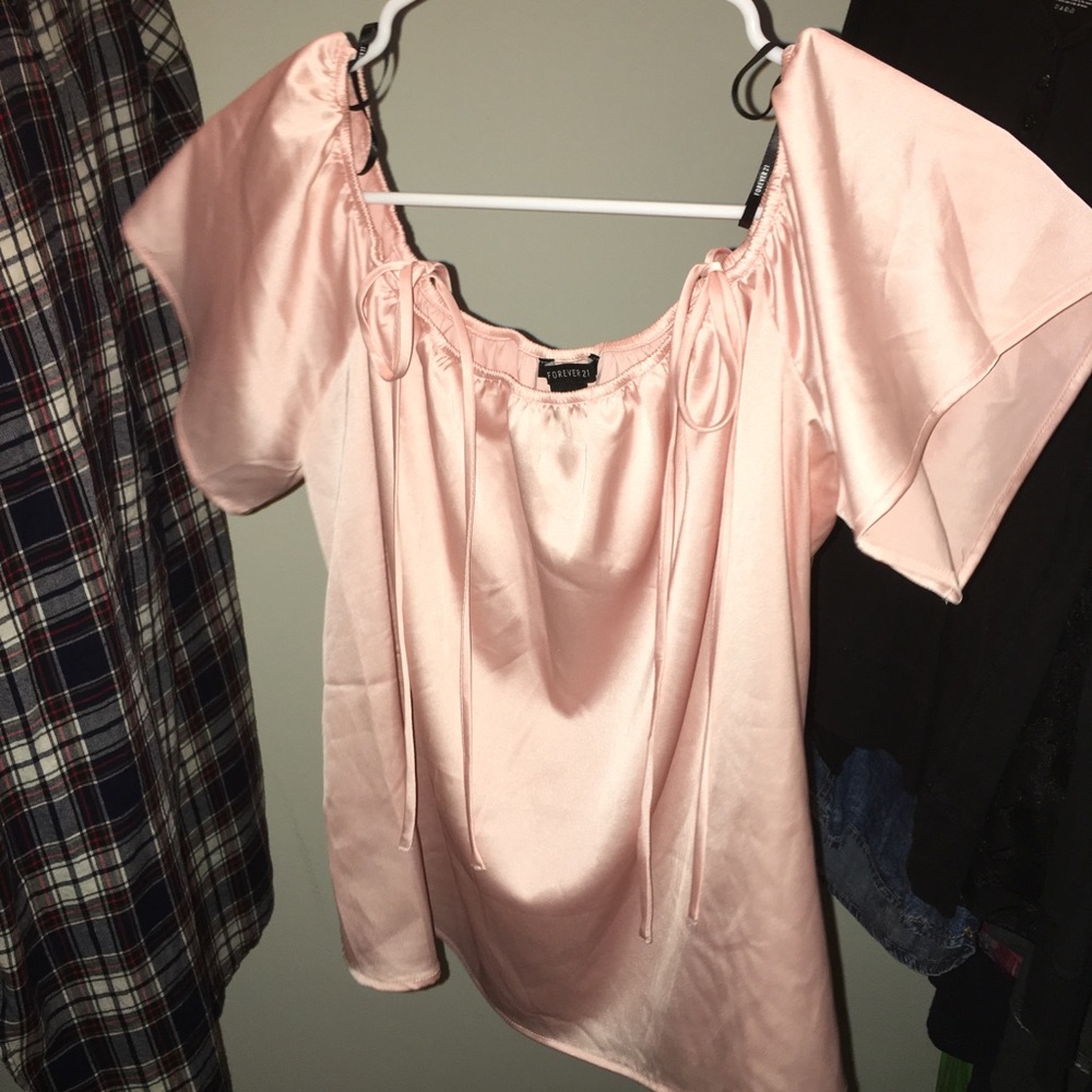 Forever 21 Off-shoulders blouse